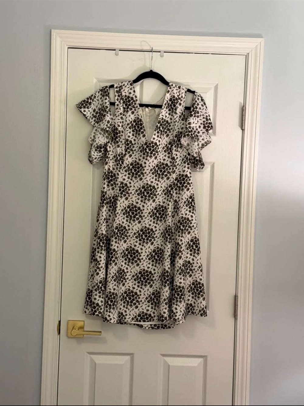 Club Monaco Green & White Floral V-Neck Cold Shoulder Mini Dress